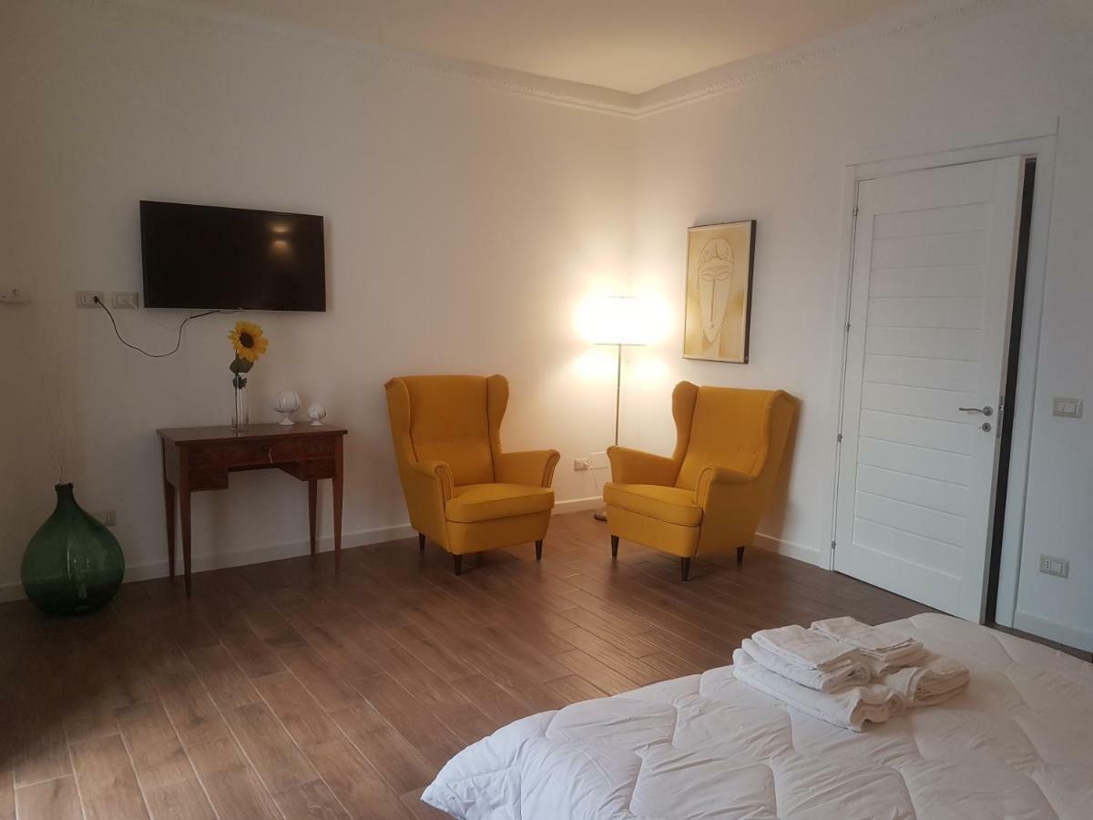 Apartamento House Don Tonino Lecce Exterior foto